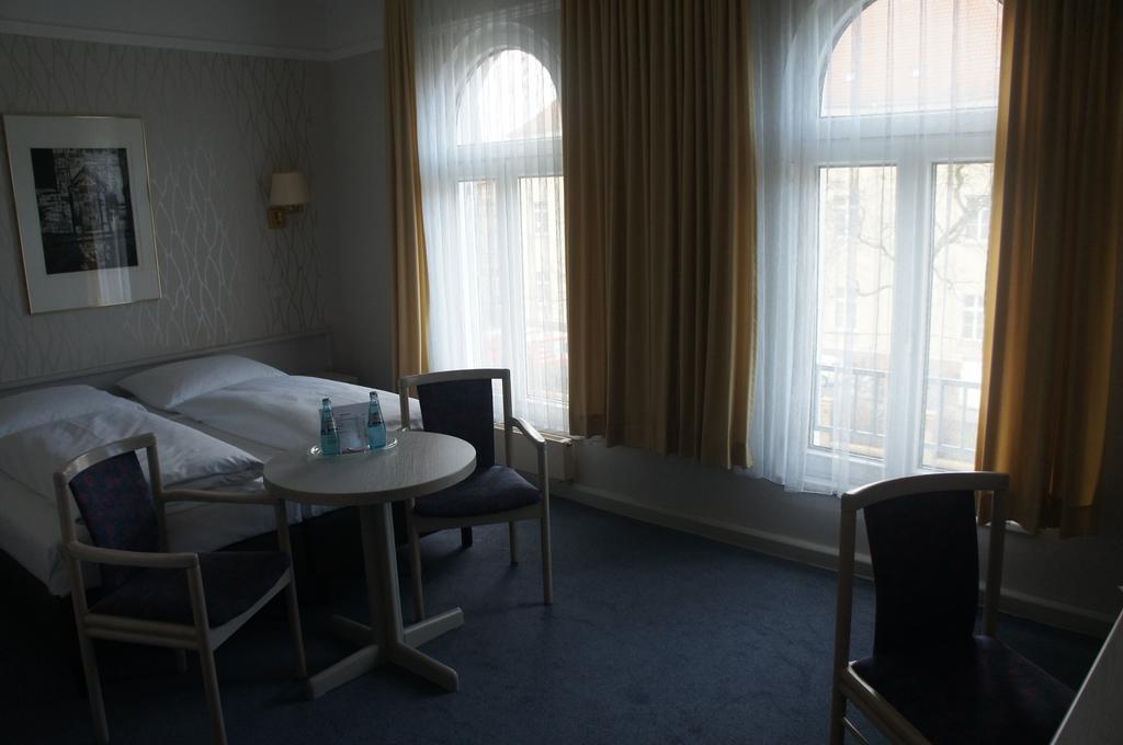 Hotel Am Steintor Halle  Szoba fotó